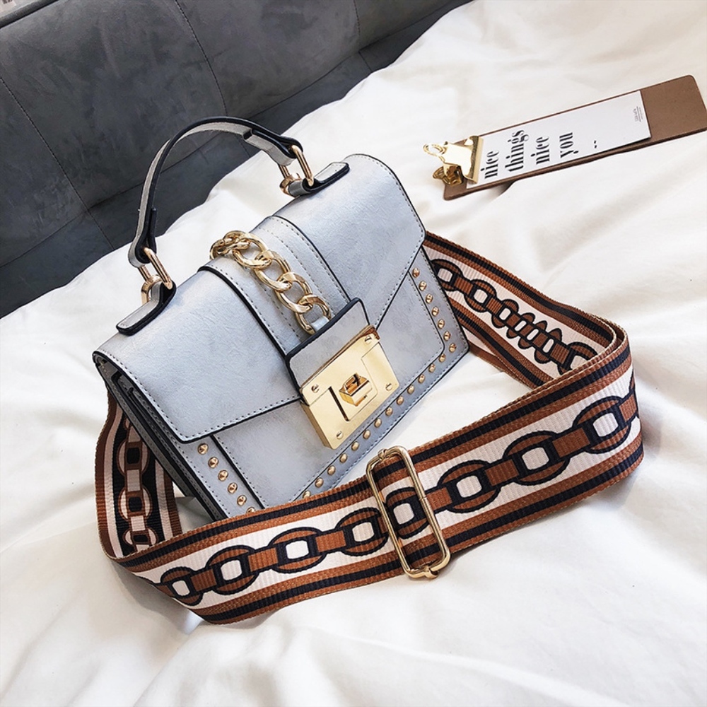 Retro Rivets Shoulder Bag NWT - Picture 4 of 4